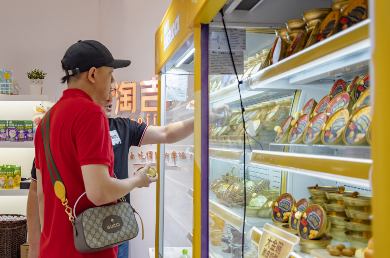全食展资讯|夏洛克新品领航秋糖新潮流，“奶酪双重奏”大获好评