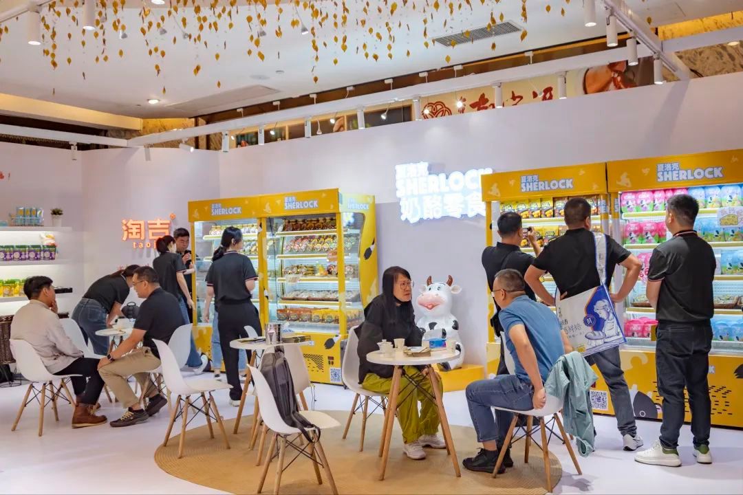 全食展资讯|夏洛克新品领航秋糖新潮流，“奶酪双重奏”大获好评