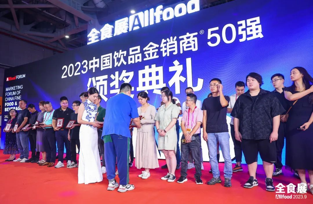 扫描二维码即可报名  欢迎自荐或推荐