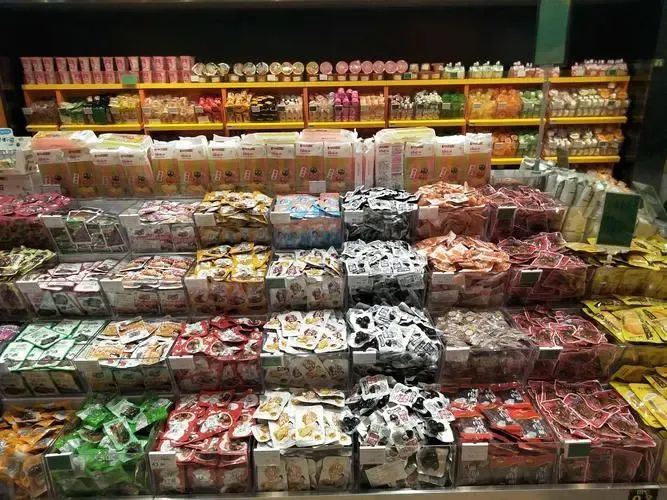 零食行业进入平价时代？休闲食品行业现状如何